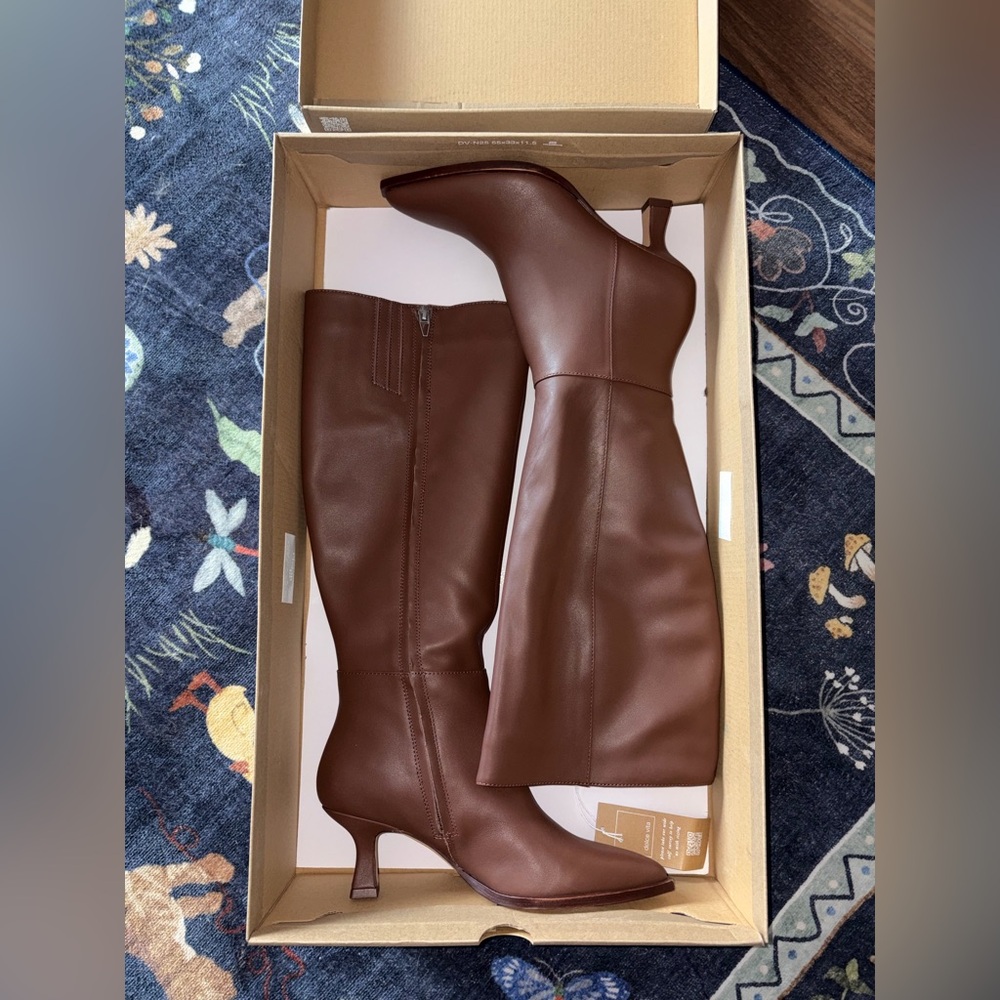 NWT/new in box Dolce vita Auggie wide calf boots